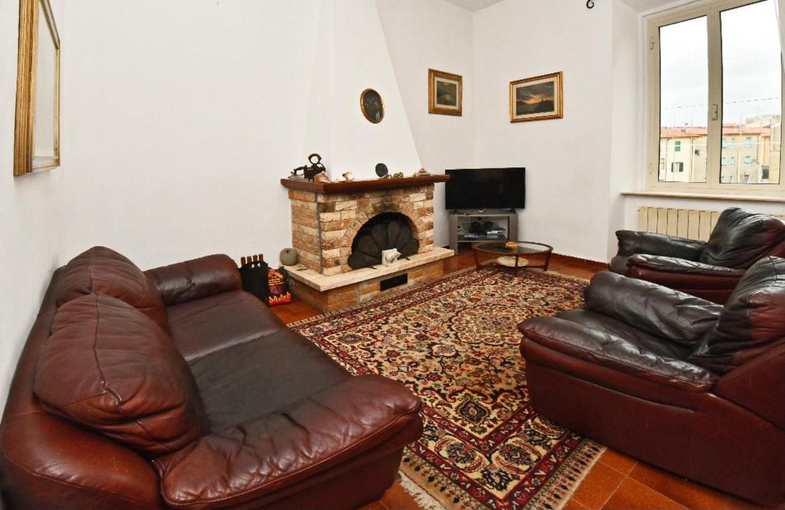 Borgo 98 Guest House Matrimoniale Con Bagno Privato Livorno Bagian luar foto